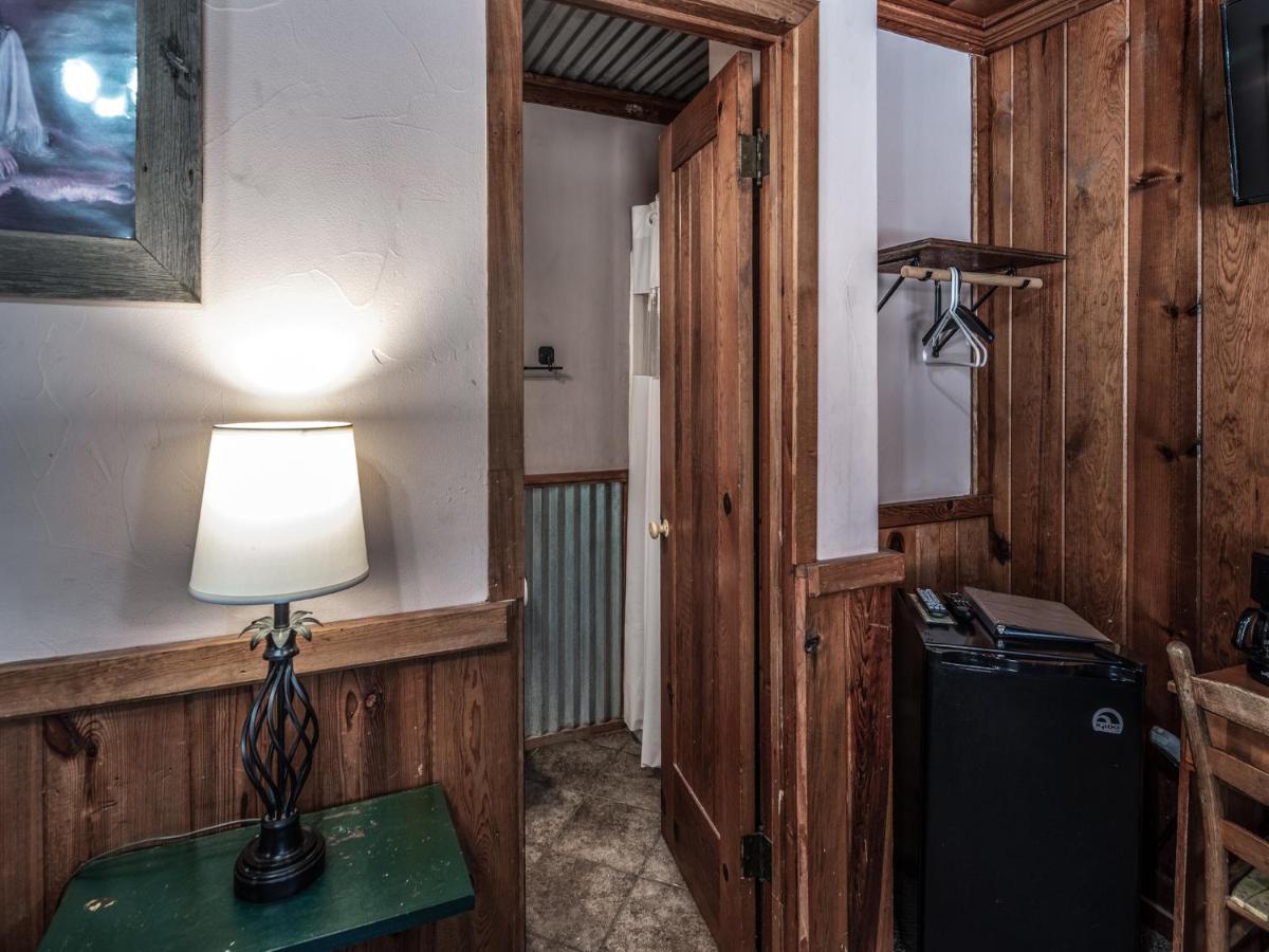 Apache Village Cabinette 13, Queen Bed, Midtown, Sleeps 2 Ruidoso Zewnętrze zdjęcie