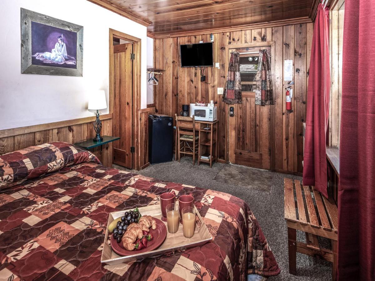 Apache Village Cabinette 13, Queen Bed, Midtown, Sleeps 2 Ruidoso Zewnętrze zdjęcie