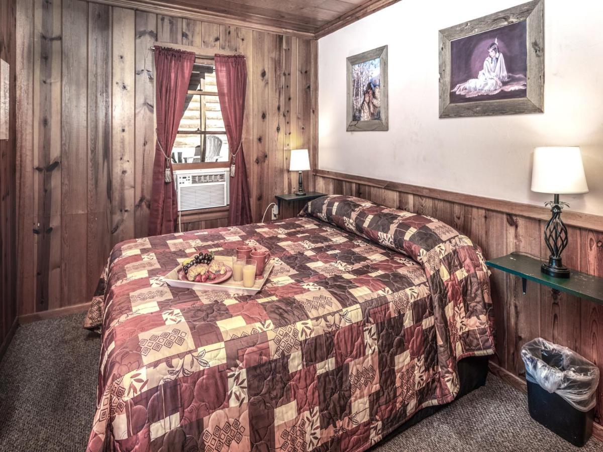 Apache Village Cabinette 13, Queen Bed, Midtown, Sleeps 2 Ruidoso Zewnętrze zdjęcie